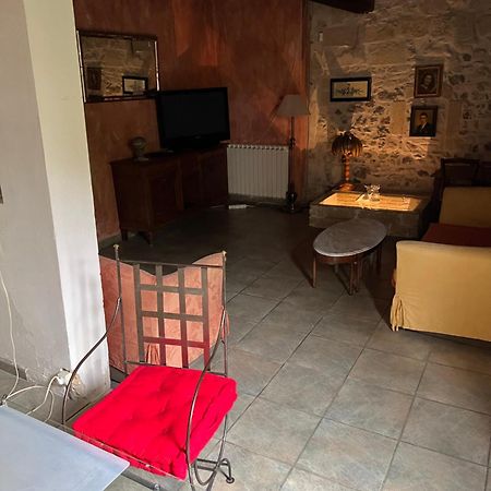 La Maison Sur La Place Aigues-Mortes Buitenkant foto