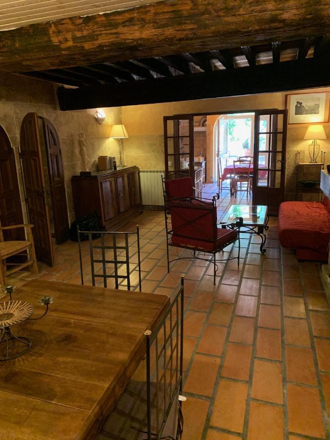 La Maison Sur La Place Aigues-Mortes Buitenkant foto