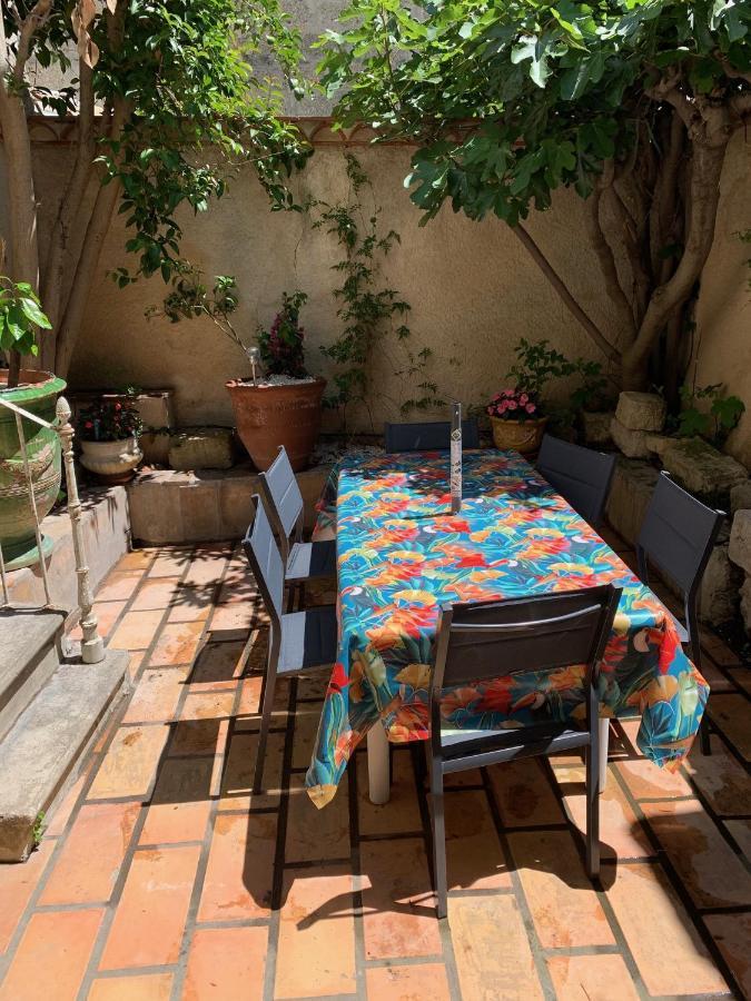 La Maison Sur La Place Aigues-Mortes Buitenkant foto