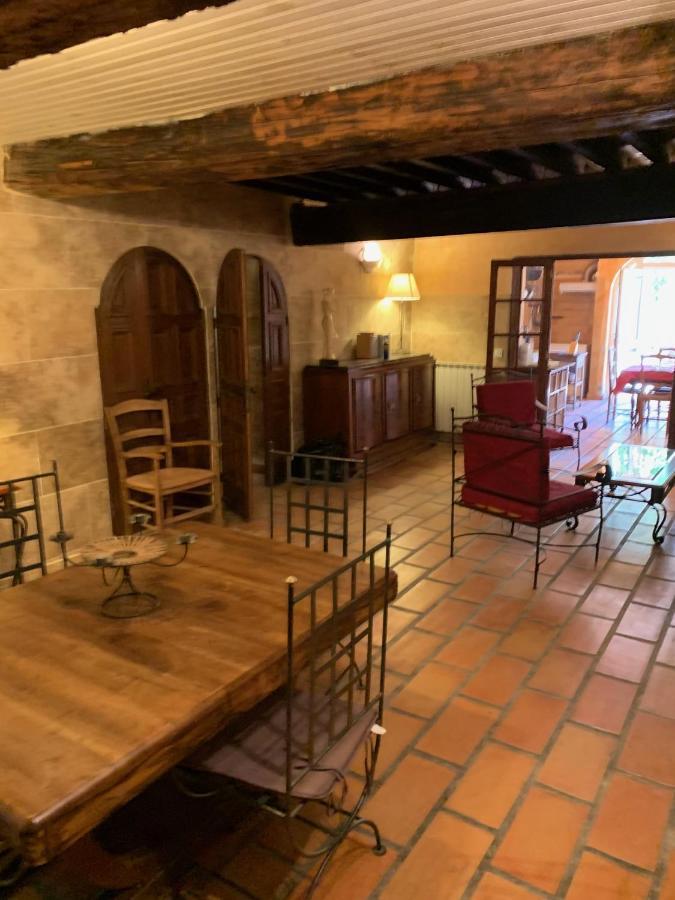 La Maison Sur La Place Aigues-Mortes Buitenkant foto
