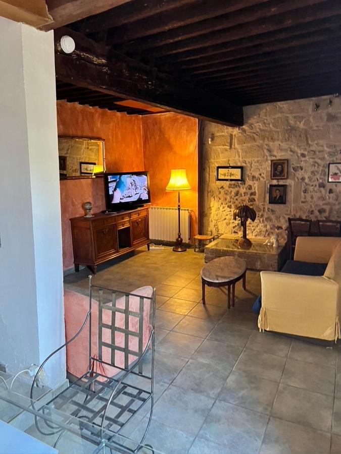 La Maison Sur La Place Aigues-Mortes Buitenkant foto