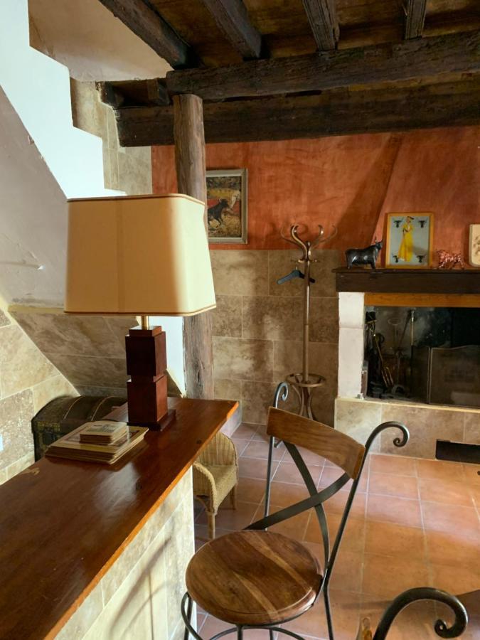 La Maison Sur La Place Aigues-Mortes Buitenkant foto